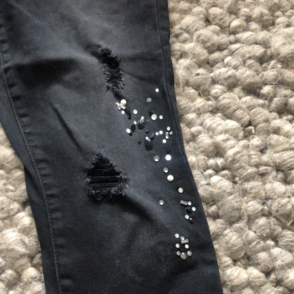 Ripped Jeans with Decor - Picture 3 of 4